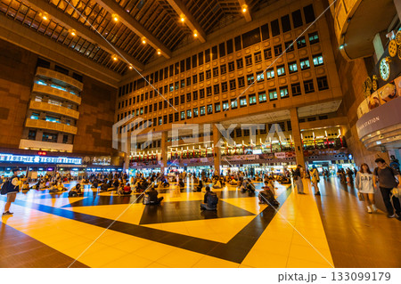 台湾 台北駅に集う人々 台湾 台北駅に集う人々 133099179