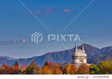 紅葉のある風景 紅葉のある風景 133099906
