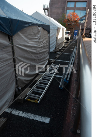 大阪府松原市 まつばらマルシェ 開催記録と裏側の風景 [出店テント裏のハシゴ] 133100894