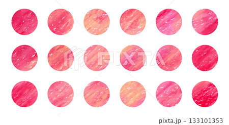 可愛いピンク色の絵の具で描かれた丸、円形のテクスチャ素材　コラージュ、背景用のベクターイラストセット 133101353