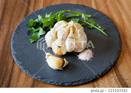 丸ごとにんにく素揚げ 丸ごとにんにく素揚げ 133103381