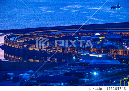 万博閉幕後の大屋根リングのライトアップ 万博閉幕後の大屋根リングのライトアップ 133105748