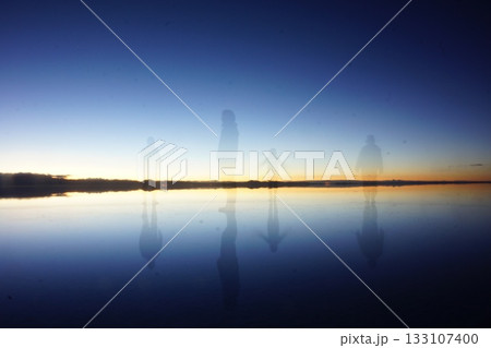 ウユニ塩湖 133107400