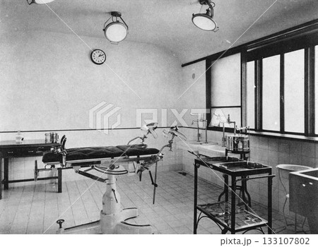 戦前・戦中の建築 近代建築 昭和の診察室 戦前・戦中の建築 近代建築 昭和の診察室 133107802