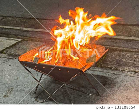 焚き火 133109554