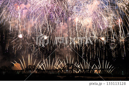 夜空に舞う大花火長岡長生橋 133113128