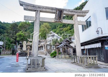 美保神社の参道と鳥居 133114831