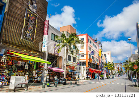 沖縄県那覇市国際通り 133115221