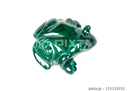macro mineral stone toad from malachite 133118352