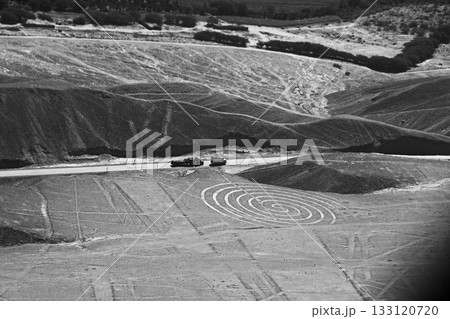 南米ペルー・ナスカの地上絵 133120720