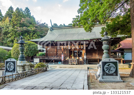 青葉神社拝殿　近代的な社頭景観 133121537