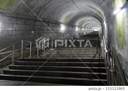 土合駅　階段 133122963