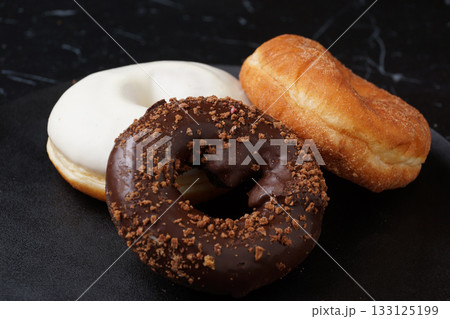 チョコドーナツ ホワイトチョコドーナツ チョコドーナツ ホワイトチョコドーナツ 133125199