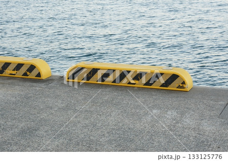 漁港の車止め 漁港の車止め 133125776
