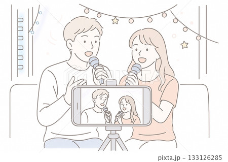 歌っているところをスマホで撮影 133126285