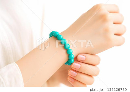 幸運を呼ぶパワーストーンブレスレット 色の波動で運気を整えるスピリチュアル手元カット ターコイズ 幸運を呼ぶパワーストーンブレスレット 色の波動で運気を整えるスピリチュアル手元カット ターコイズ 133126780