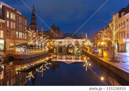 Corn Bridge in Leiden Netherlands decorated at...の写真素材 [133126910] - PIXTA