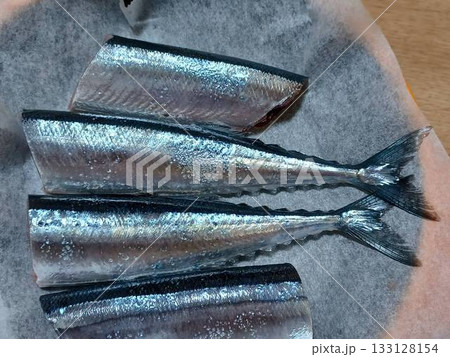 電子レンジ調理器具でサンマを焼く 電子レンジ調理器具でサンマを焼く 133128154