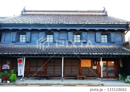 富山県高岡市 山町筋 重要伝統的建造物群保存地区の風景より 133128682