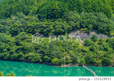森町の太田川ダムのダム湖(かわせみ湖)の風景(静岡県) 森町の太田川ダムのダム湖(かわせみ湖)の風景(静岡県) 133129051