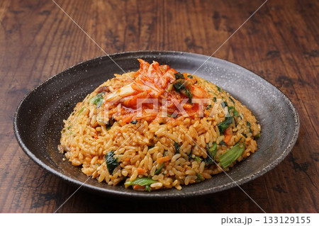 キムチとビビンバ炒飯 キムチとビビンバ炒飯 133129155