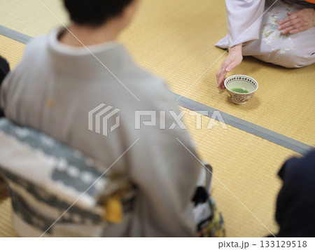 茶道における後座のふるまい - 表千家 茶道における後座のふるまい - 表千家 133129518