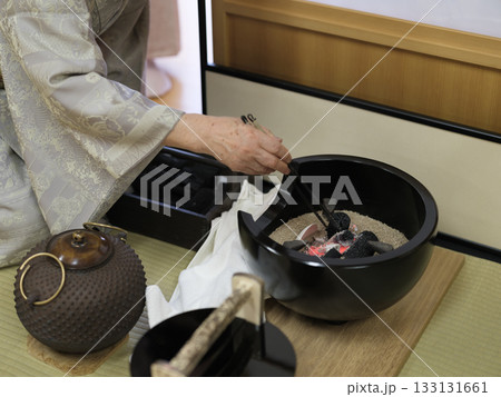 茶道における炭点前 - 表千家 133131661