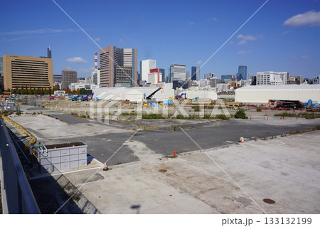 東京都中央区の築地中央卸売市場跡地の風景 東京都中央区の築地中央卸売市場跡地の風景 133132199