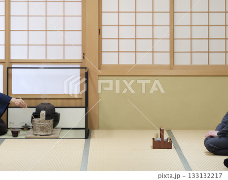 茶道における茶杓のお点前シーン - 表千家 133132217