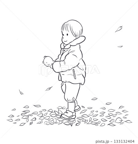 落ち葉の上でぬいぐるみを持つ子どもの線画|Child holding a stuffed toy o 落ち葉の上でぬいぐるみを持つ子どもの線画|Child holding a stuffed toy o 133132404