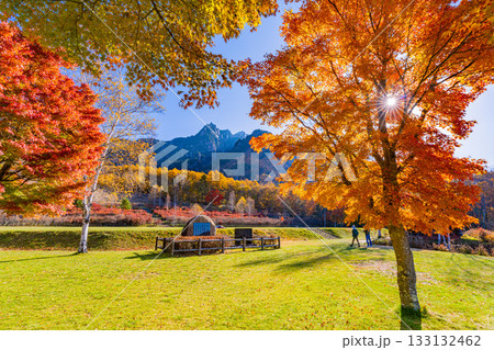 【山梨県】朝の光が眩しい瑞牆山(みずがき山)自然公園・瑞牆山 【山梨県】朝の光が眩しい瑞牆山(みずがき山)自然公園・瑞牆山 133132462