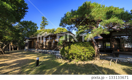 秋の明治記念大磯庭園 133133671