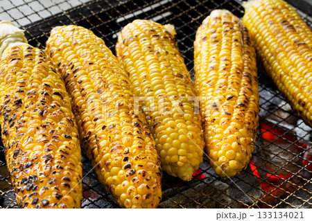 焼きトウモロコシ 133134021