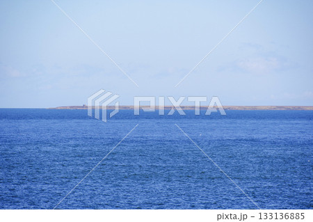 納沙布岬から眺める歯舞諸島 納沙布岬から眺める歯舞諸島 133136885