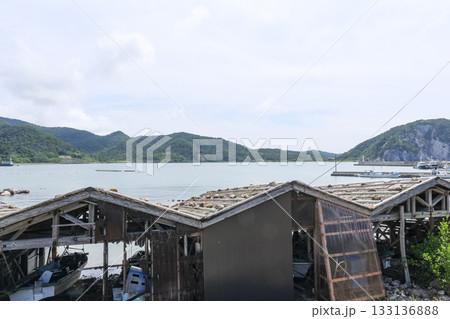 隠岐の島にある屋那の松原の舟小屋群 隠岐の島にある屋那の松原の舟小屋群 133136888