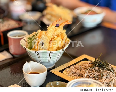 おいしい天ぷらとざる蕎麦ランチセット おいしい天ぷらとざる蕎麦ランチセット 133137867