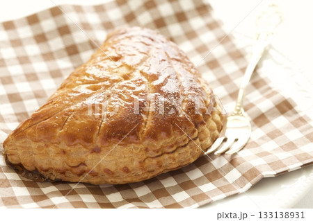 おいしそうなアップルパイ 133138931