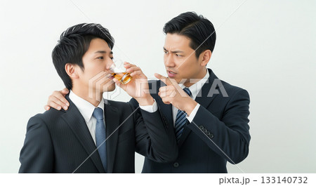 アルハラ・飲み会・ハラスメント・アルコール 133140732