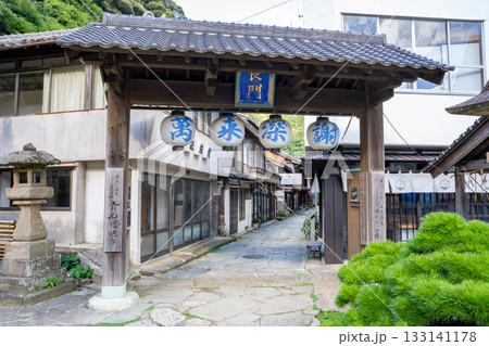 美保関町の青石畳通りの風景 美保関町の青石畳通りの風景 133141178