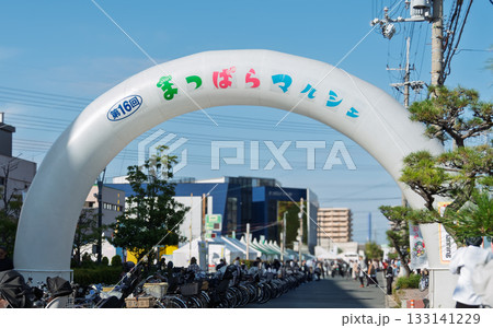 大阪府松原市 まつばらマルシェ 開催記録と裏側の風景 [入場門から会場を見る] 133141229