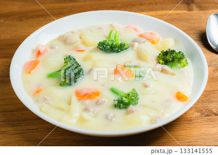 鶏肉のクリームシチュー 133141555