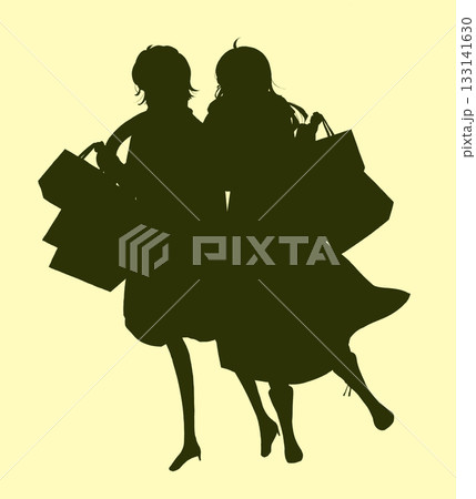 買い物袋をたくさん持った女性2人 冬 シルエット 買い物袋をたくさん持った女性2人 冬 シルエット 133141630