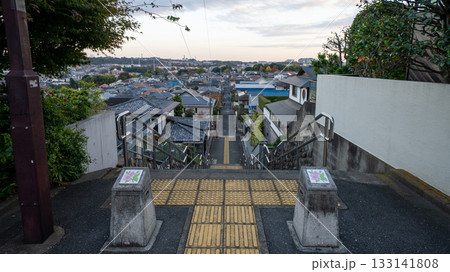いろは坂通りの耳をすませばの聖地とされる坂道 133141808
