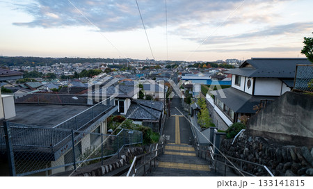いろは坂通りの耳をすませばの聖地とされる坂道 133141815