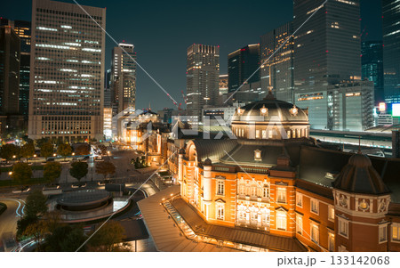 ライトアップされた夜の東京駅 ライトアップされた夜の東京駅 133142068