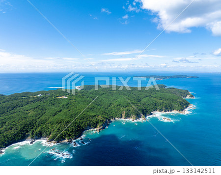 網地島（手前）と田代島（宮城県石巻市） 133142511