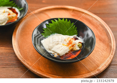 だし醤油をかけた湯葉 133142979