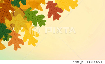 ベージュのキャンバスに秋の木の葉やきのこ、どんぐりがふわりと舞うシームレスな柄。しっとりとした質感 133143271