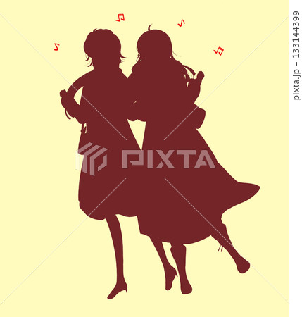 外出する女性 はしゃぐ 2人 冬 シルエット 外出する女性 はしゃぐ 2人 冬 シルエット 133144399
