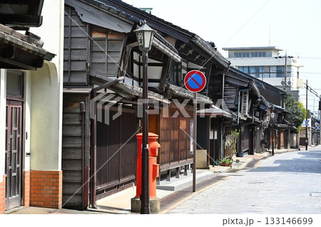 高岡市金屋町の街並み（富山県） 133146699